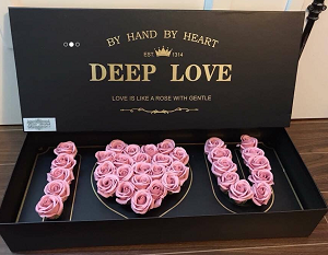 Hộp hoa sáp xếp chữ I Love You Hộp hoa sáp xếp chữ I Love You